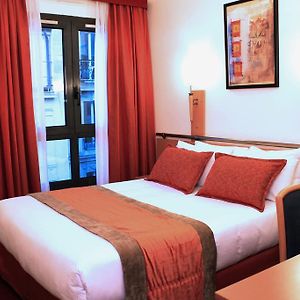 Kamer met een Queen Size Bed